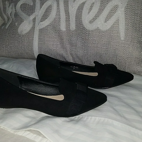 Flats - Picture 2 of 4